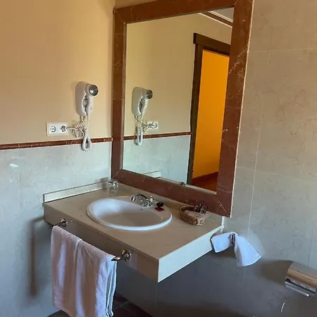 Garabatos 2* Наварредонда-де-Гредос