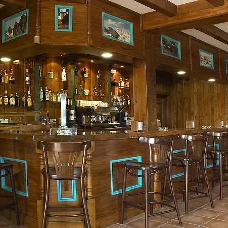 Garabatos 2* Наварредонда-де-Гредос